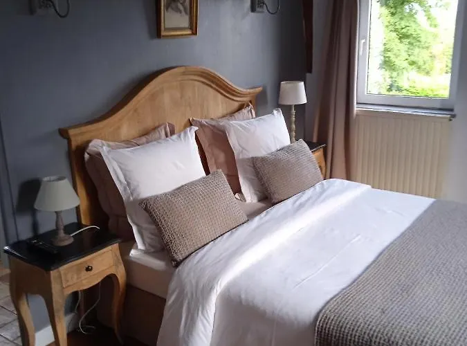 D'hotes Entre Deux Rives Bed & Breakfast 4*